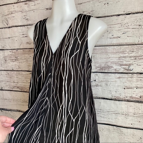 Vince Camuto black and white tank - Picture 3 of 6